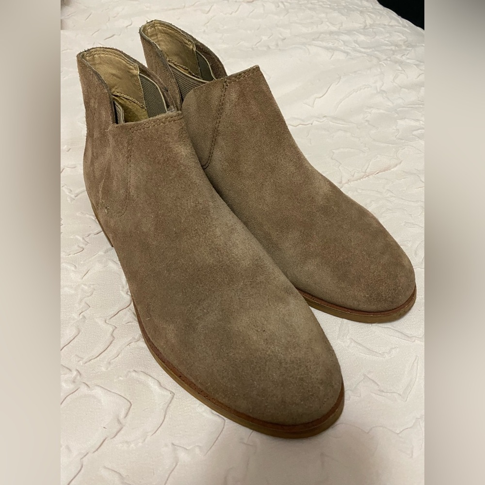 Splendid ankle booties